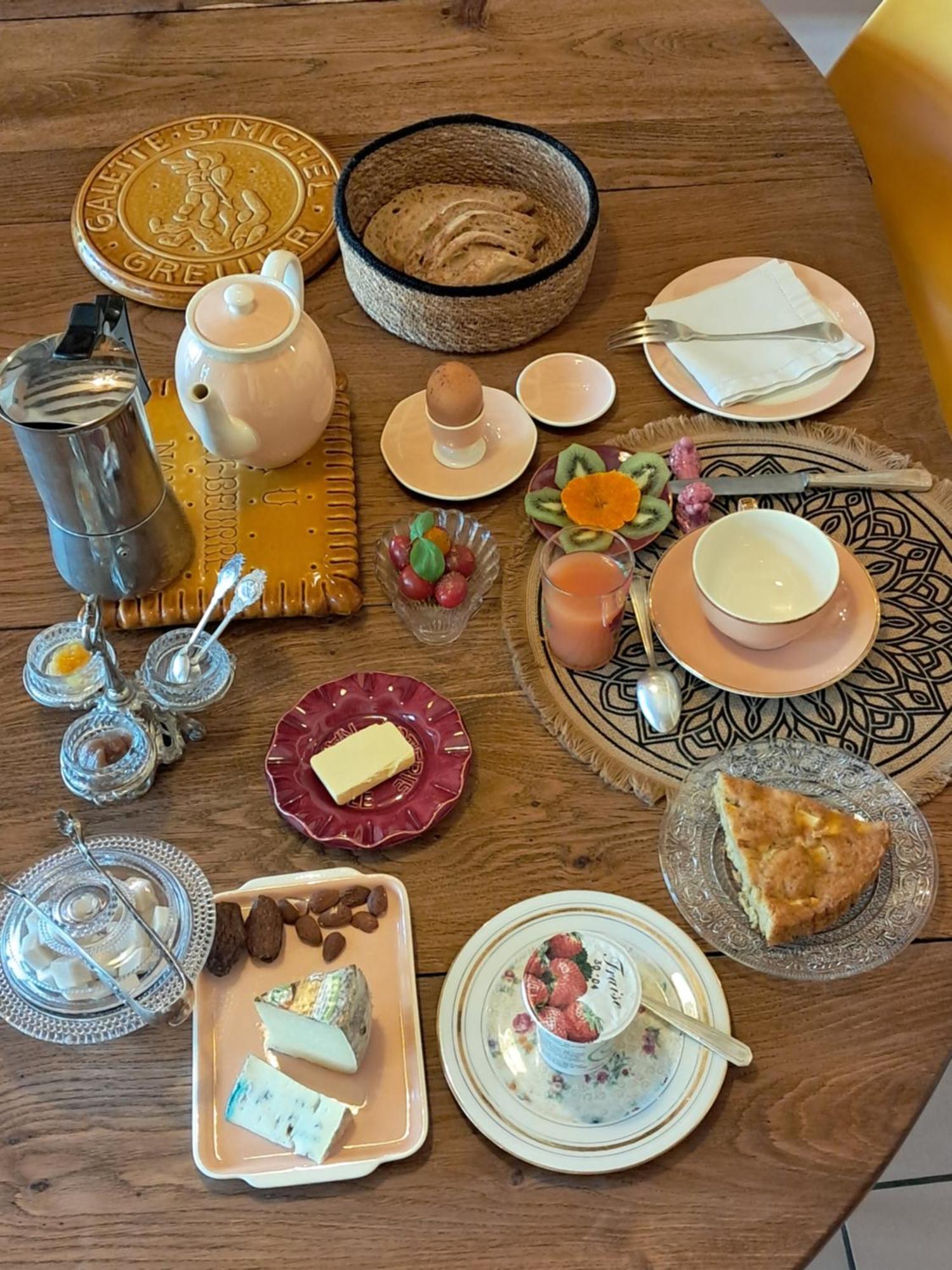 Le Buisson De La Gariole Bed & Breakfast Aubigny-sur-Nère Eksteriør bilde